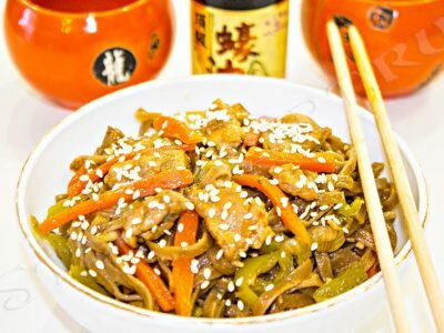 лапша удон со свининой в соусе терияки