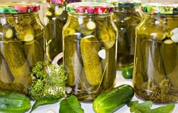 огурцы маринованные на зиму с эссенцией 70