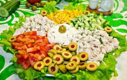 вкусный салат с курицей на праздничный стол