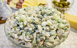 праздничный салат с курицей