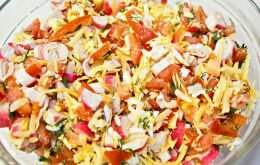 салат красное море с крабовыми