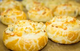 выпечка из слоеного теста