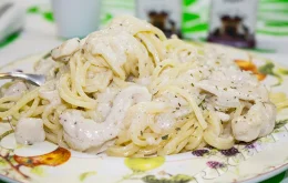 паста с курицей с соусом бешамель