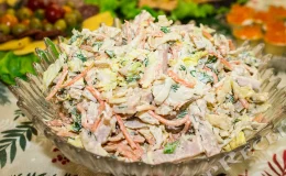 салат с пекинской капустой и ветчиной