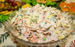 салат с пекинской капустой и ветчиной